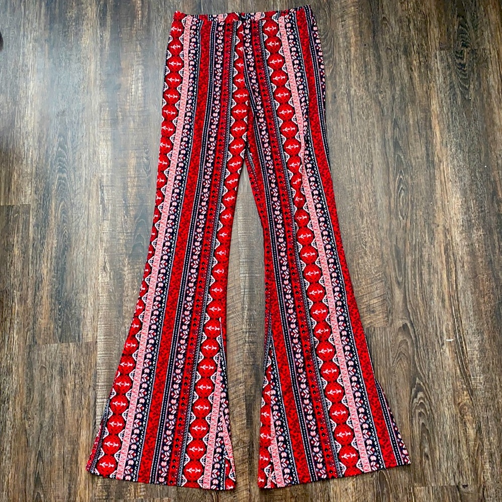Boho-chic pants. Size small :)